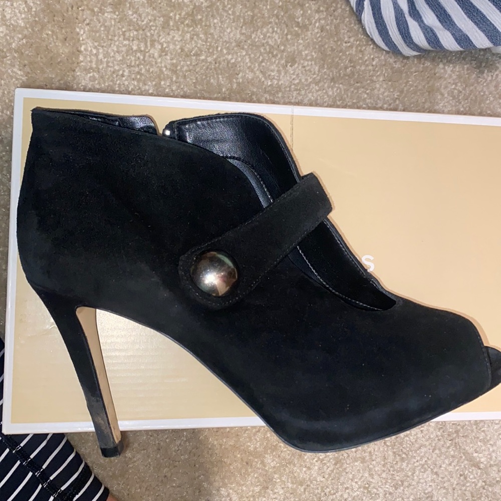 Michael Kors Agnes booties